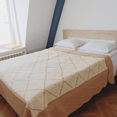 Апартаменти В Центрі На Галицький Для Чотирьох Lwów Zewnętrze zdjęcie